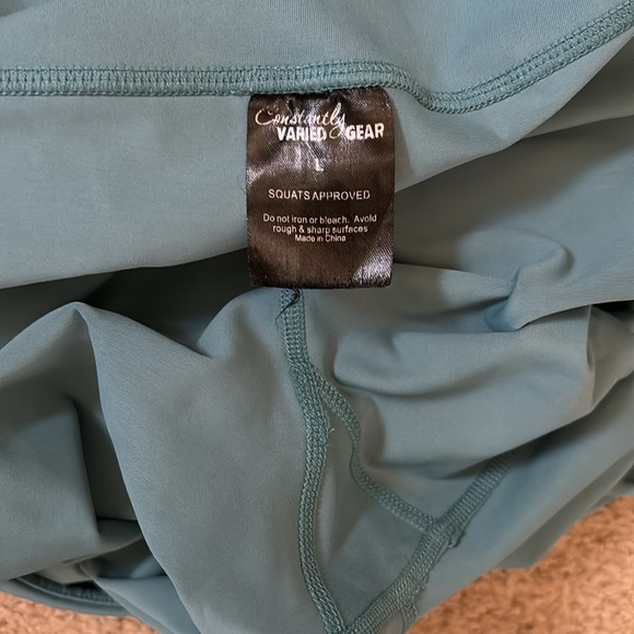 Constantly Varied Gear Sage capris large - Picture 2 of 2